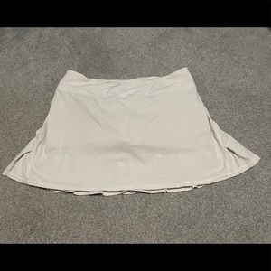 Lululemon pace setter skirt in white